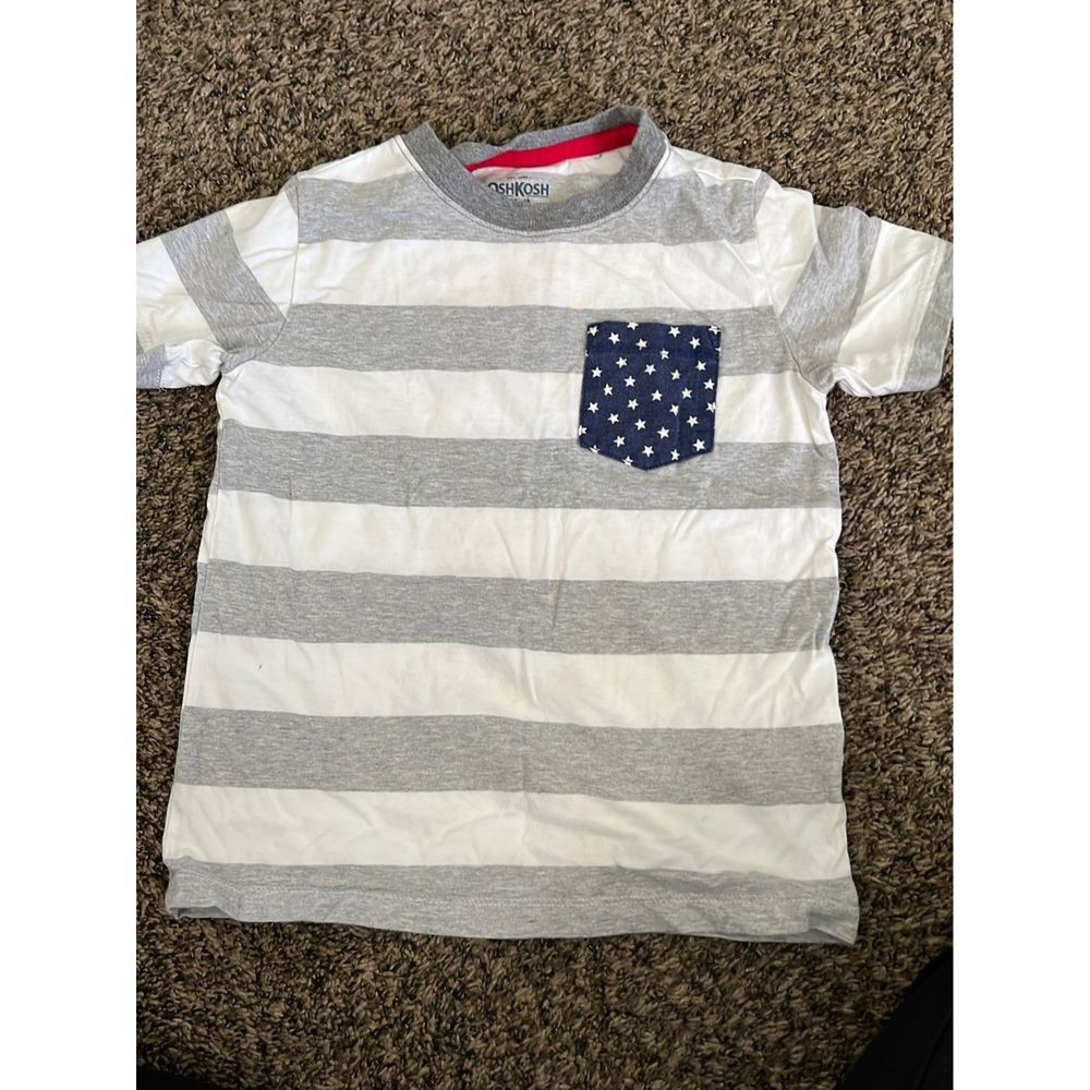 T shirt size 4:5 Osh gosh
